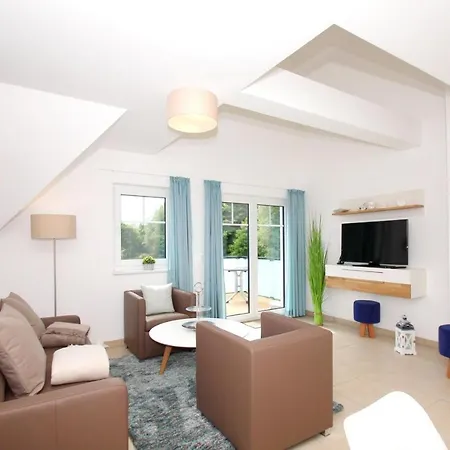 Strandnahe Rex Rugia: Balkon & Wellness-zugang Apartment *