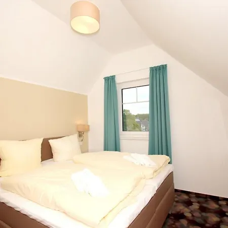 Strandnahe Rex Rugia: Balkon & Wellness-zugang Apartment *